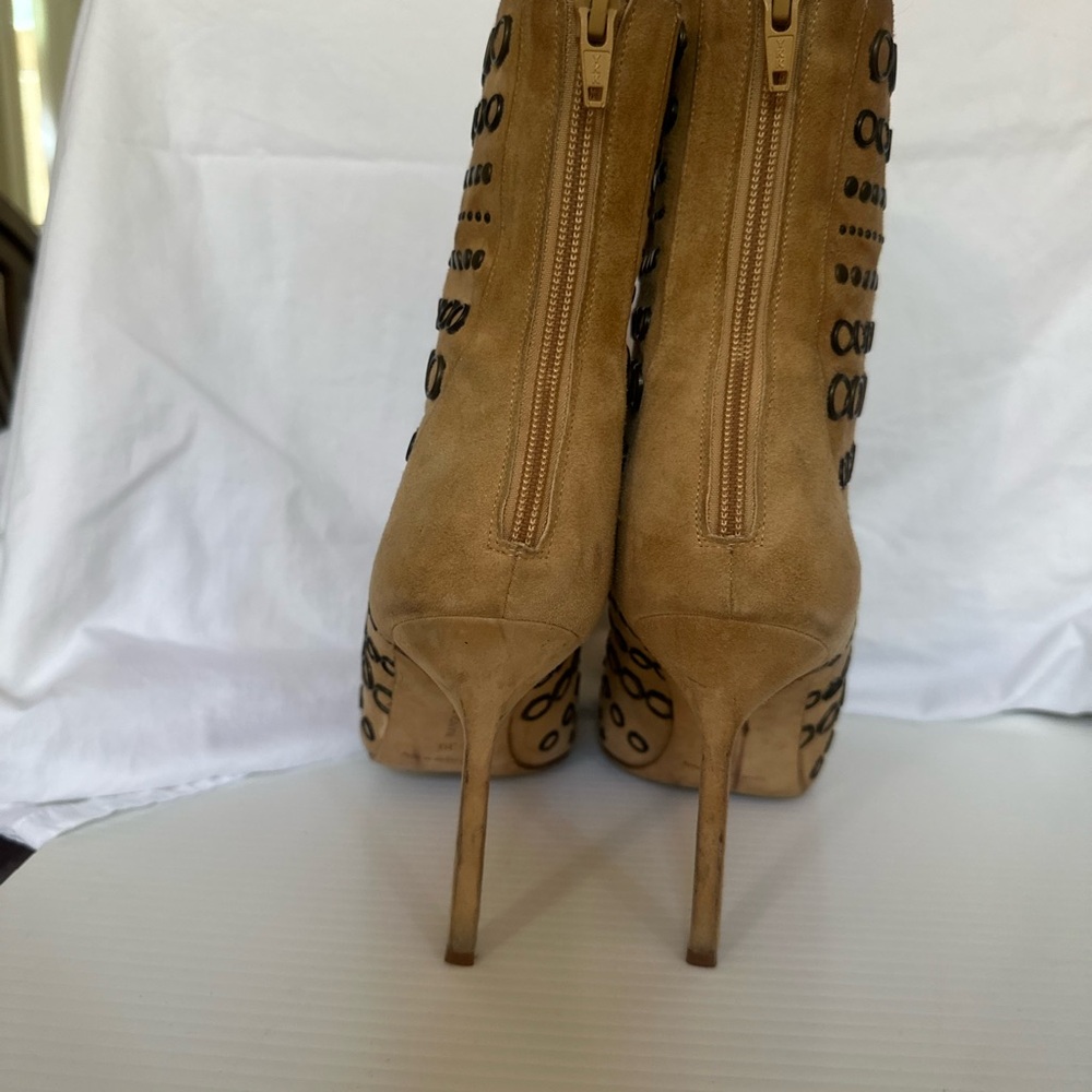Manolo Blahnik Tan Heeled Boots with Intricate Cutouts - Picture 3 of 4